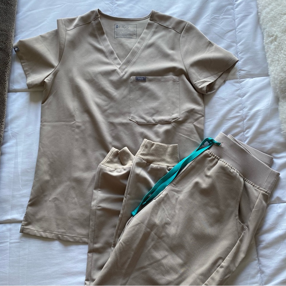 Figs Scrub Set